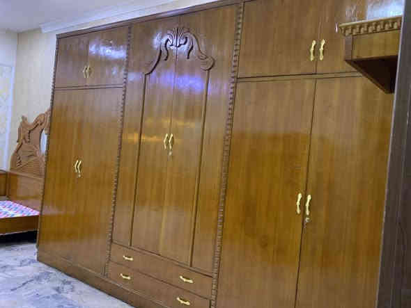 اترخص من مدير محترم الغرفه سته ملحق خشب 5 ملم ضهر جرجوبه نضيفه جدا اي ضرار مابيه داخل وخارج صاج تخت جربايه صاج بلوك الغرفه تفصال درجه اولى نقوش جربايه وميز صاج يدوي سعر 600 رقم هاتف *********** بغداد مكلفه بالنشر اتصال فقط + تخم قنفات 10 مقاعد ب 100
