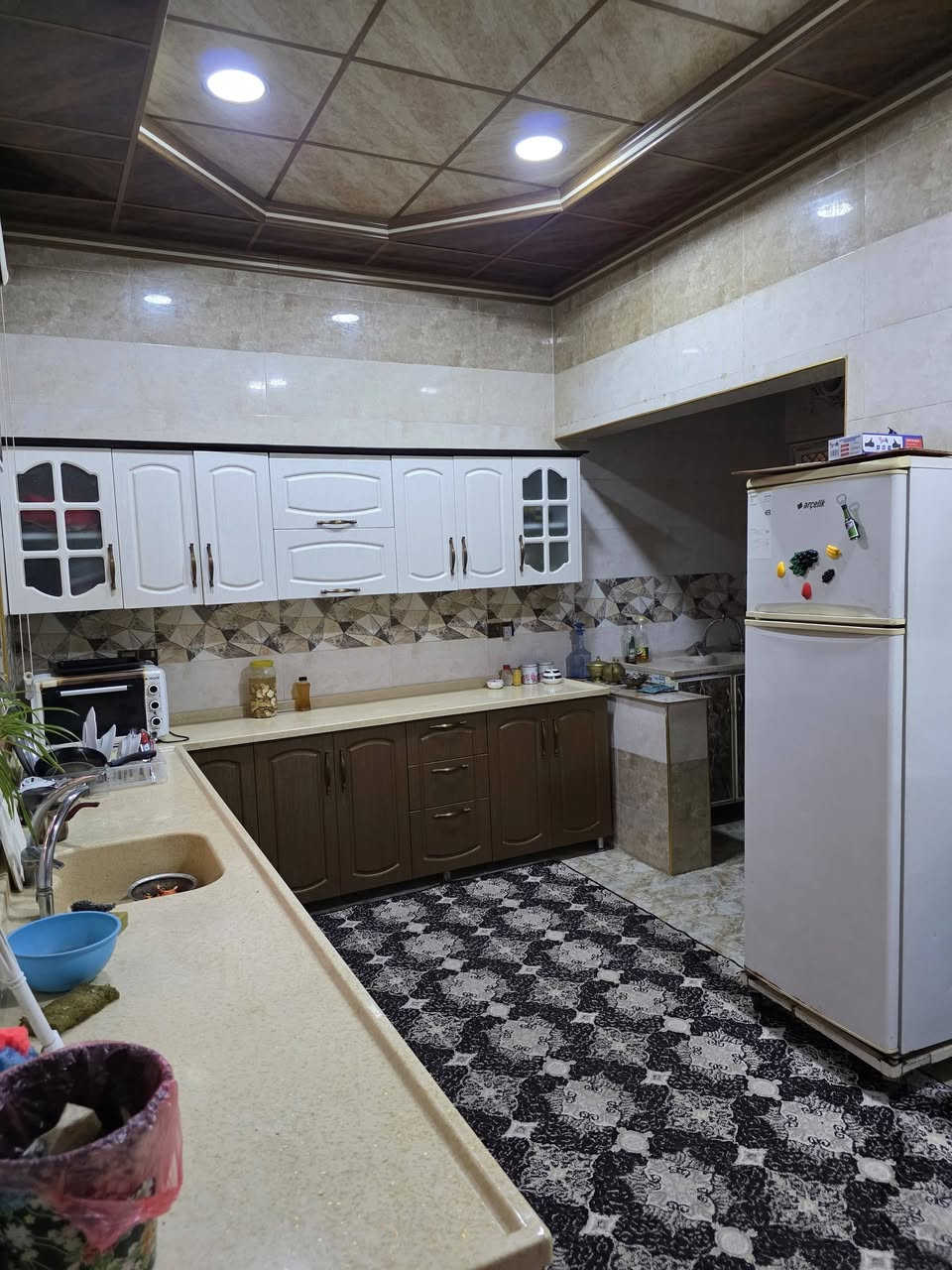 دار للبيع في حي الفلاح الثانية 200 م جمعية ضفاف دجلة طابقين  4 غرف نوم مشتملات كراج حديقة .
***********
***********
عقارات صفوة البيت حي المصارف
