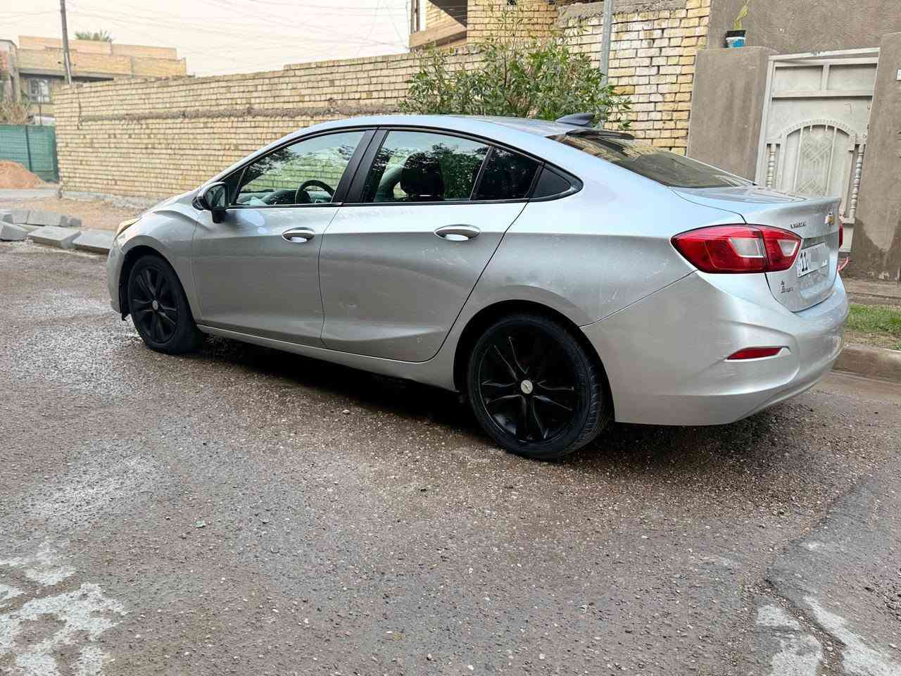 السلام عليكم..
سعر (  80  ) $ ورقة
شوفر كروز 2018 رقم بغداد دولي  
سنوية باسمي هزة جاهزة تحويل مباشر
مكينة  + كير اوتماتيك مكفول
كهربائيات ابلادية
تبريد + تدفئة
تخم تاير جديد
ويل كب حجم 17
 وارد أمريكي (بنيد صبغ و جاملغ مبدل جهة السائق  ) 
بالعراق ( كلير جاملغ عكس السائق )
العنوان - بغداد البياع 
***********

