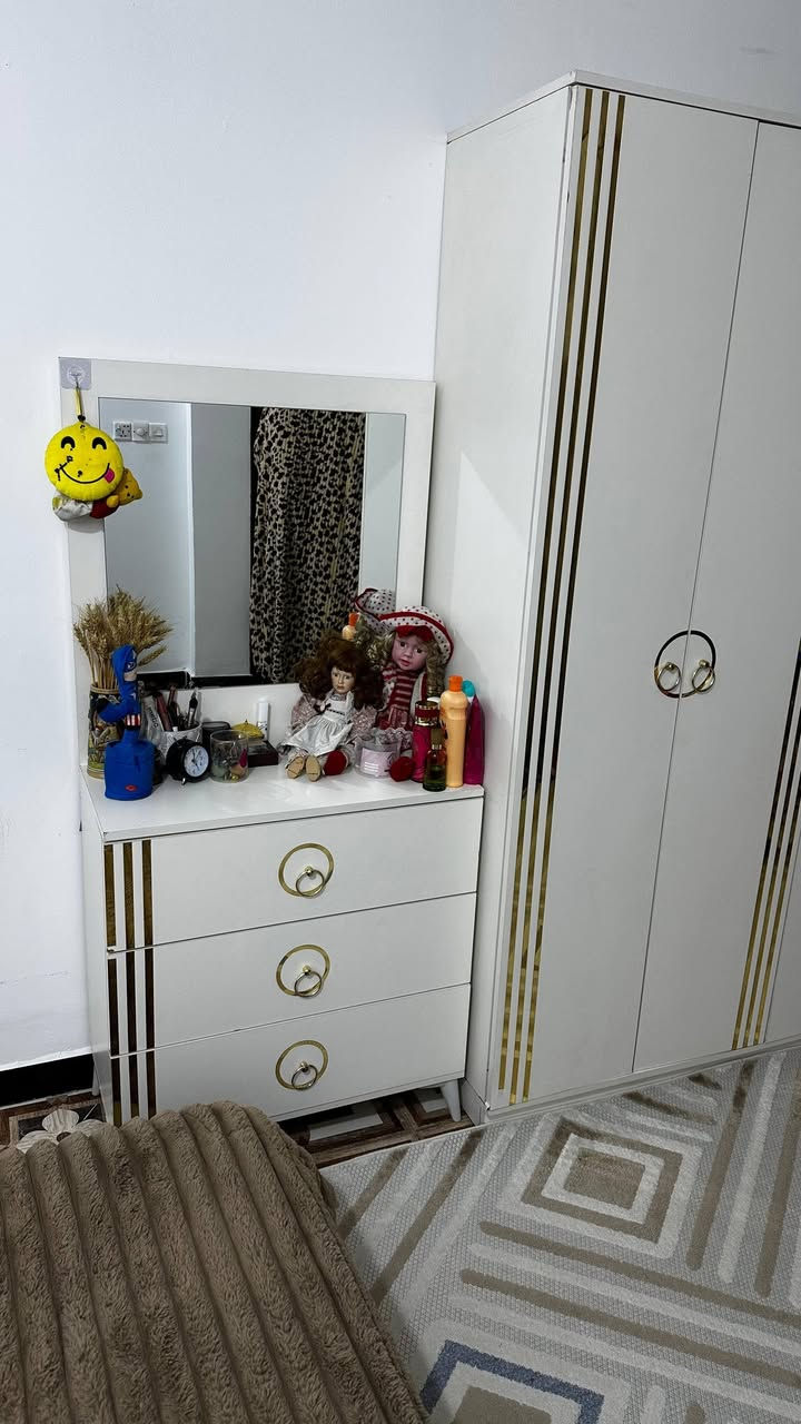 غرفه نوم تركيه نظيفه خمس قطع مع دوشك طبي السعر ٥٧٥
العنوان الدورة /بلاط الشهداء  رقم***********
