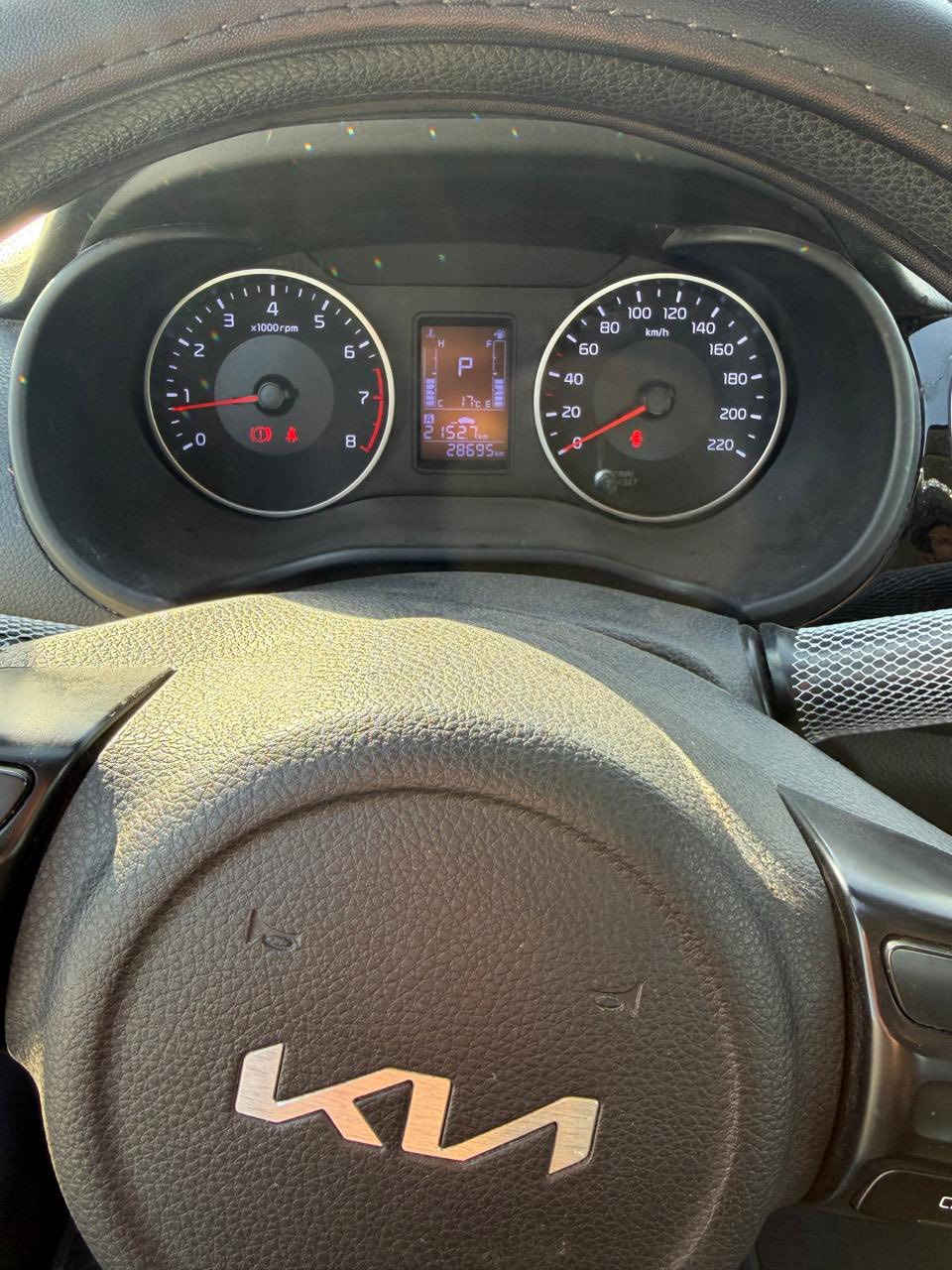 سلام عليكم كيا بيكاس موديل 23 السياره مكفوله من التبديل والصبغ والبارد عدا رصعه باب السايق موضحه بل منشور  رقم اربيل تحويل شوكت ميعجبك 
ماشيه 28 الف السياره مال بيت مكينه 1400 دبل نورل 
مواصفاتها معروفه 
شاشه 
حساسات خلفيه 
كامره دواره 
اشاير بل مري 
السعر 117 وبيها مجال 
مكاني بغداد الكاظميه 
رقم الهاتف ***********
