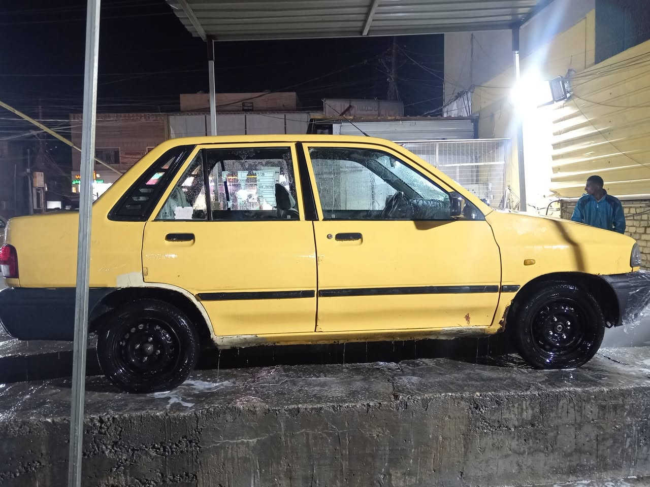 سايبه للبيع موديل 2014 خير من الله
معمره خياسات وفطور مال شاصي السعر 25 بيه مجال الرقم ***********
