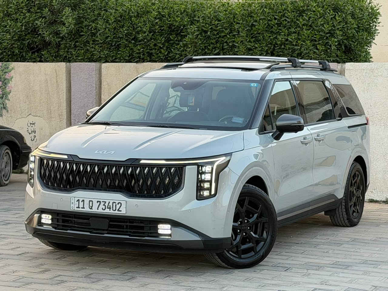 ياالله
السلام عليكم 

كيا كرنفال هايبرد 2025 SX  بلاك ادشن برستيج وارد امريكي 

Kia Carnival Mpv Sx Prestige 2025 1.6 Hybrid

                  Hybrid حجم المكينه : 1.6 تيربو + هايبرد 

         المسافه المقطوعه : 1900 ميل

            الضرر : بنيد دعاميه مبدلات نفس الون

             حالة الايرباك : دركه + دشبول 

#مواصفاتها 

1.شاشه

2.كامرات 360

3.بصمه

4. بنوراما فتحتين

5.ويل كب اسود

6. تشغيل عن بعد

7.حساسات خلفي امامي

8.بيبان كهرباء

9.لايتات لد

10.لايتات زنون

11.بكلايتات لد

12.اشاير بالمري

13.رادارات 360

14.كشنات جلد 

15.ثلاث قطع تبريد

16.هيترات بالكشنات حار بارد امامي خلفي

17.هندبريك بصمه

18.شحن وايرليس

19.هيتر بالاستيرن

20.كشافات 

21.مري شفط

22.كشنات كهرباء امامي خلفي

23.كشن السايق ميمري

24.تحديد مسار

25.نظام ايكو سبورت عادي

26.كامرات محيطية داخل السياره

27. كشنات خلفيه VIP+ كهرباء 

28 .داتا شو

فول موصفات 1/1 جاهزه مرقم بغداد 

  

تفاصيل اكثر هذا رقمي *********** تحياتي 

مكان السياره بغداد حي الجامعه
