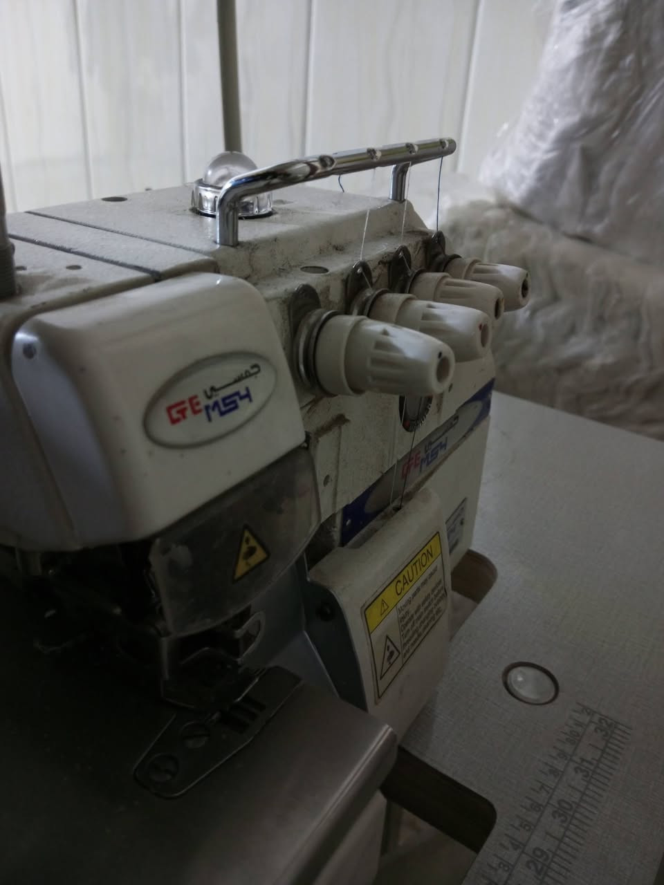 مكينه أوڤر 5خيوط صناعيه للبيع السعر  350 بيها مجال للشراي الاتصال ***********
