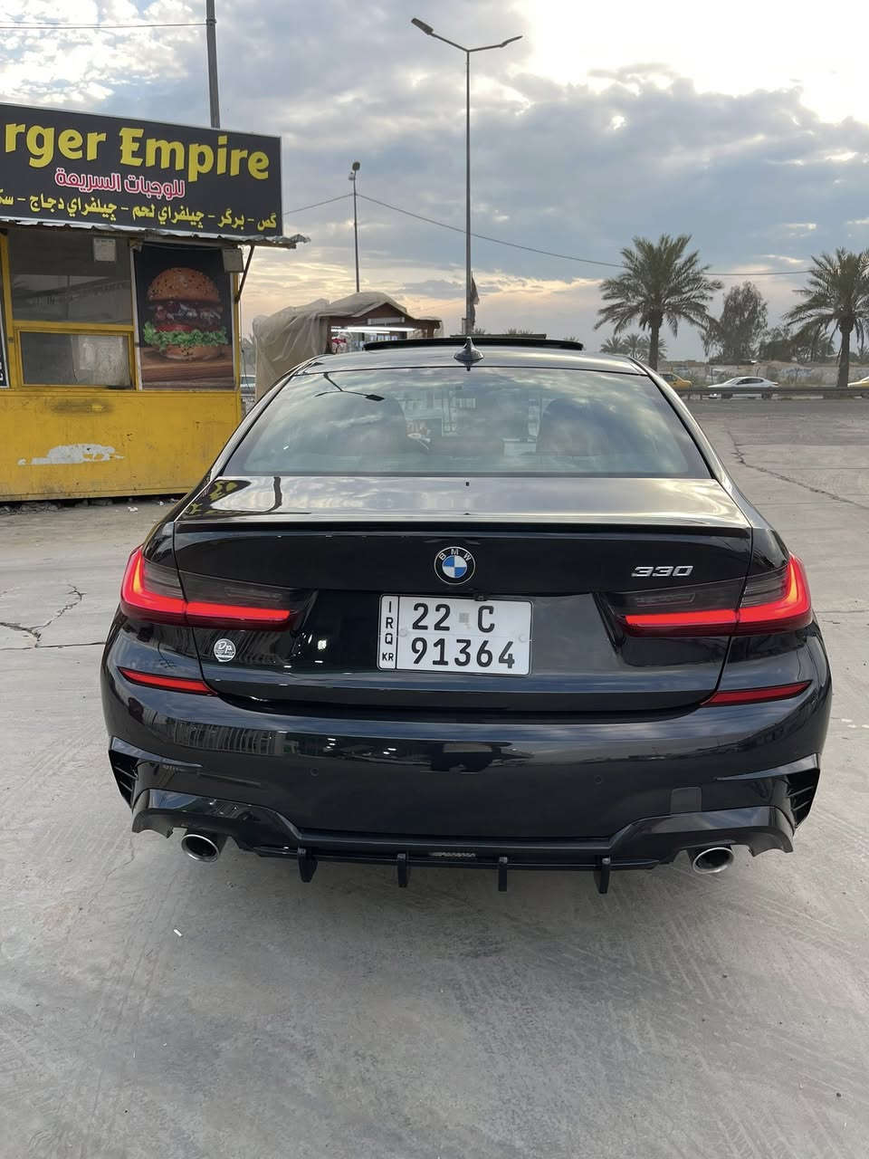 سلام عليكم للبيع 

BMW 330i 2022
 تفاصيل واضحة كدامك فول مواصفات 
جاملغ مبدل نفس الون شركة وربع البنيد صبغ فقط سيارة كفالة لا بارد ولا صبغ مكاني بغداد حي الخضراء 
سعر ٢٥٠ بي مجال بصيط 
هـ ***********
