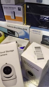 كاميرا • قطعتين