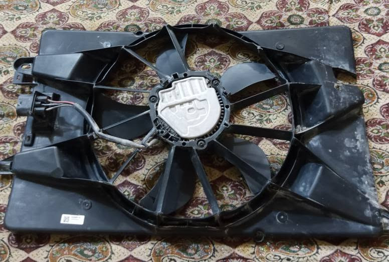 سلام عليكم مروحه 200C البيع حاضنه شويه بيه كسر مناسبه سعره 35الف ومسطره دوج دارت بدون لد سعره 25مكاني في النجف رقم تلفوني ***********
