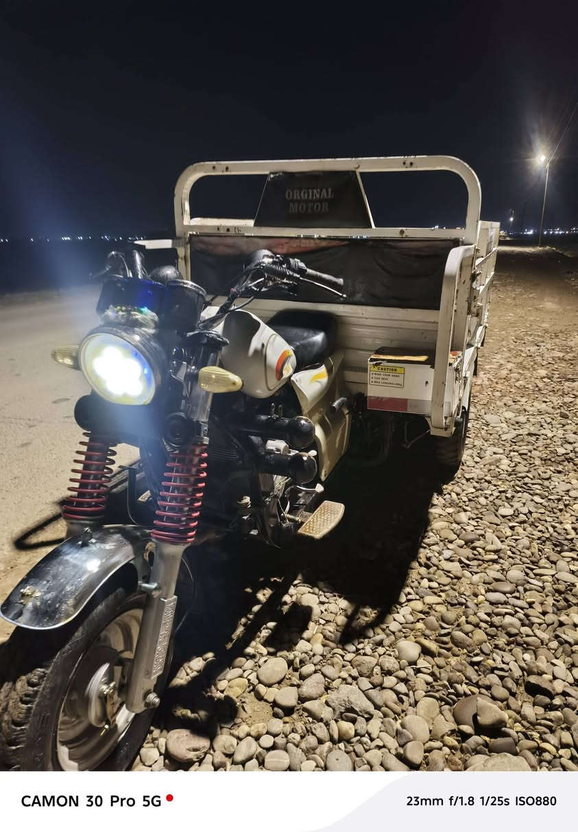 السلام عليكم ستوته للبيع موديل 20 انجنرال محرك ما مفتوح كهربائيات كامله شرط الشاصي السعر 950 بها مجال للطيبين مكان اوسجه غربي منفيس موجود ***********
