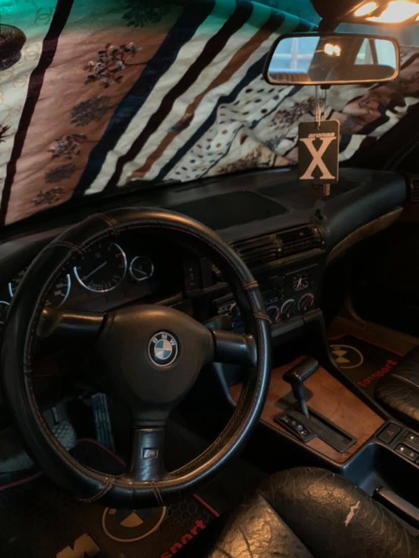 موديل 91
تبريد كشنات كهرباء سلايد روف تبريد
كير محرك مكفول مابيه اي نقص تايرات مصار الهن شهر هنه ول بطاريه 55وبيه مجال تفاصيل أكثر تصال على هذا الرقم 7705549411
