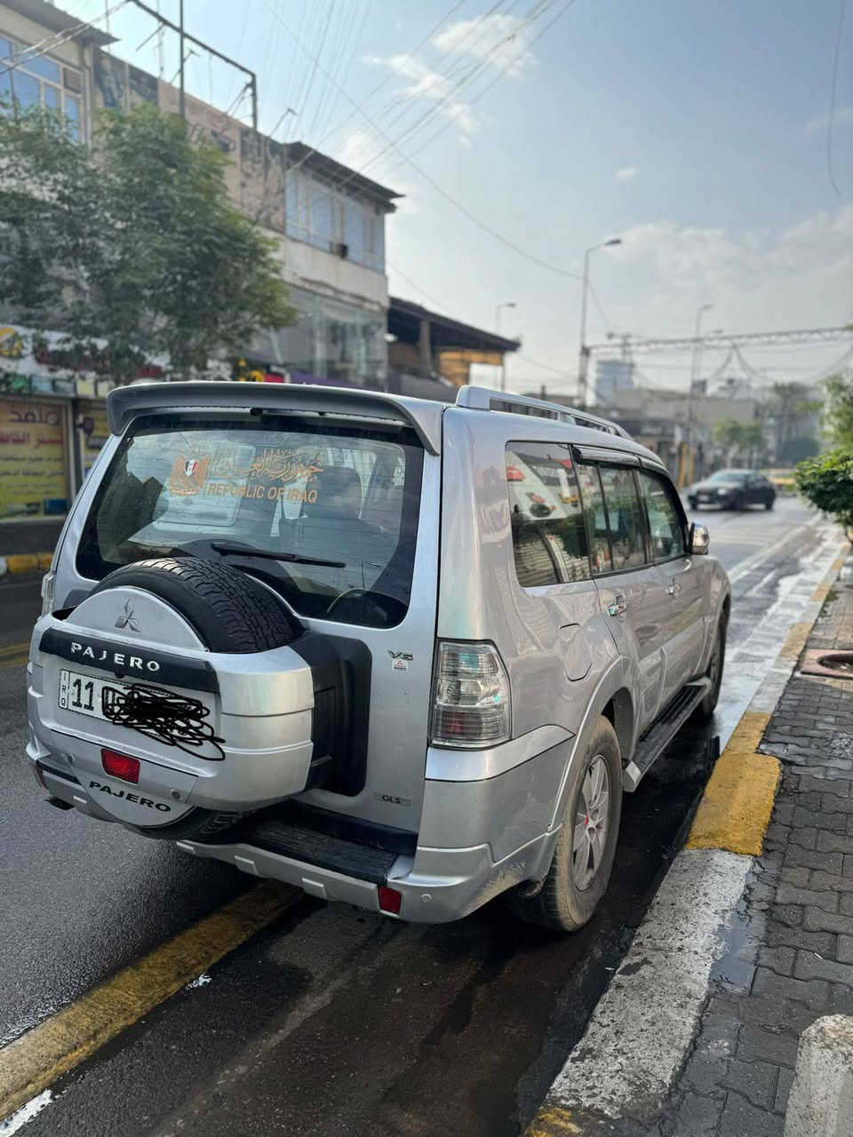 السلام عليكم #بيع او #مراوس
#مراوس دوج دارنكوا او كرفان او شوفر ليت اي شي ٧ راكب موديل فوق ٢٠١٠
#باجيرو #للبيع او #مراوس. 
موديل 2008 بغداد رقم انكليزي
المحرك 3000 . ماشية 175 الف .
اللون رصاصي .الرقم انكليزي حديث.  سنويه لل 2028 السيارة بأسمي تحويل على طول المواصفات . تحكم ستيرن . تبريد 3 قطع فول . شاشه لمس . كامرة خلفيه . حساس بگ . مرايات شفط . سلاد روف ( فتحه سقف بنوراما ) . مثبت سرعه كروز . ثلاجه بل فرس.7 راكب .انارة زنون عالي وناصي وبلوجكتر . تدفئه وتبريد بلمقاعد .كشنات كهرباء . جام كهربائي وجامه السايق اوتو . قفل الاباواب والنوافذ تحكم جهة السايق . بلوجكتر ضبابي خلفي .الفئه GLS .
شاشات خلفيه بلمقاعد(مفصولات) 
.مانع تزحلق . فتح واقفال الاباواب والمري شفط عن بعد . نضام ازاله الضباب اثناء المطر . مضخه ماء خلفيه . المكان بغداد .   السيارة مسويلها ادامه . محرك جاهز . مبدل بلكات ومنضف نوزلات . ودهنها لكي مولي الالماني . مبدل تخم تاير قبل شهر كير ومحرك وحداديه وكهربائيات جاهزة من كلشي خير من الله
*********** رقمي الخاص مفتوح بكل وقت بيه واتساب
