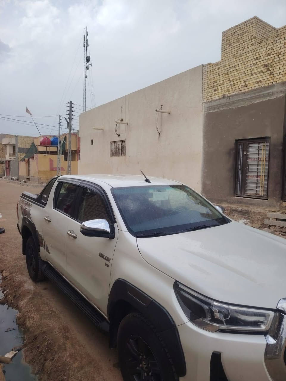 سلام عليكم
تي اردي للبيع كويتي سيد نهروو رقم اربيل تريد تحويل او وكاله  مكفوله ما عدا بيها شخط باب الوره عكس السايق كد شبر والباقي كفاله لا صبغ ولا ضربه ولا تبديل ولا بارد حداديه تخم تاير تبريد مكينه كفاله 6 سلندر برغي ما مفتوح بيها 
السعر 325  وبيها مجال استفسار اكثر اتصل *********** 
مكاني ناصرية قضاء الرفاعي
