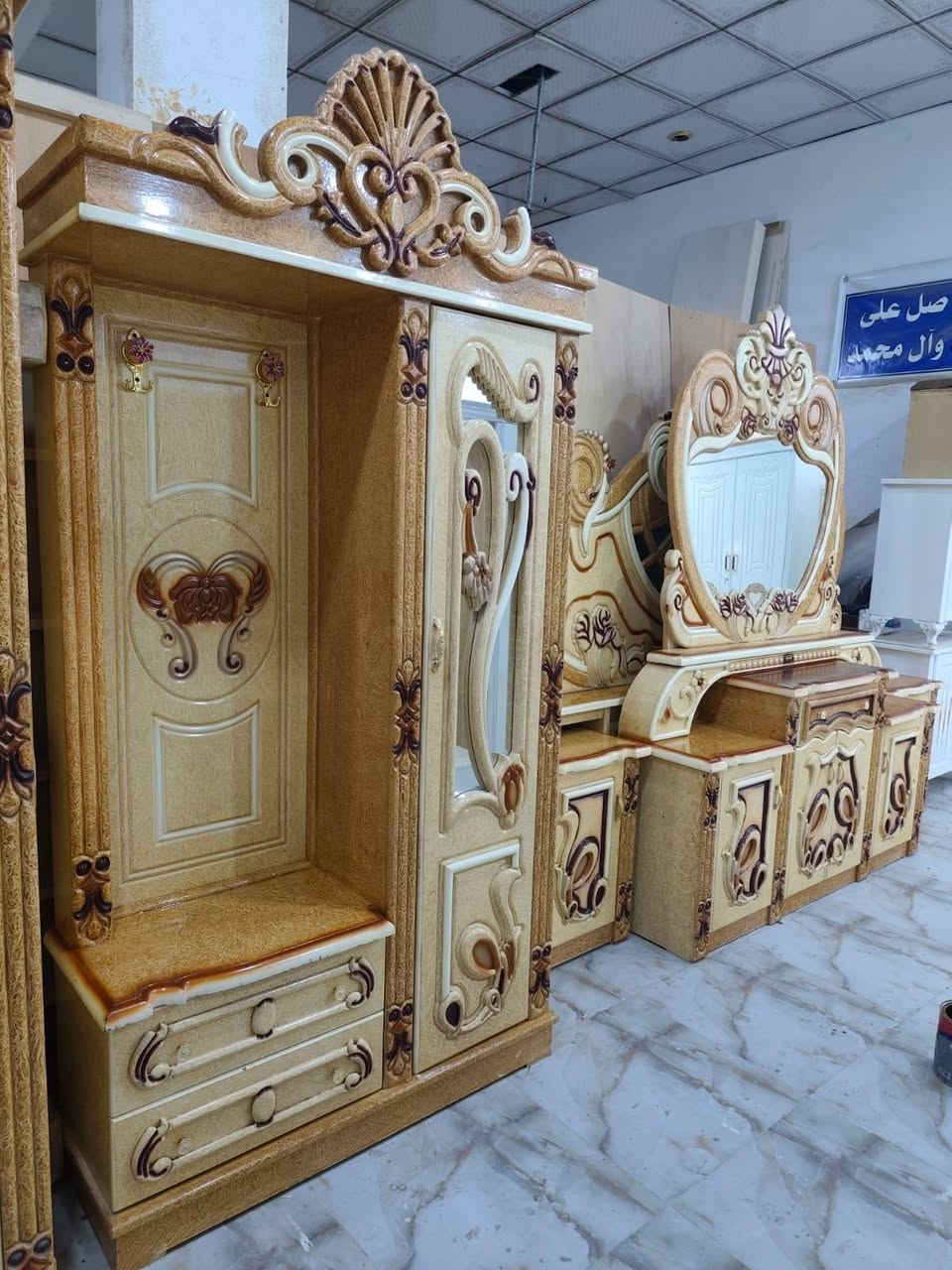 للبيع تزكام طابقين كلش حلوه وقويه السعر واتساب ***********
