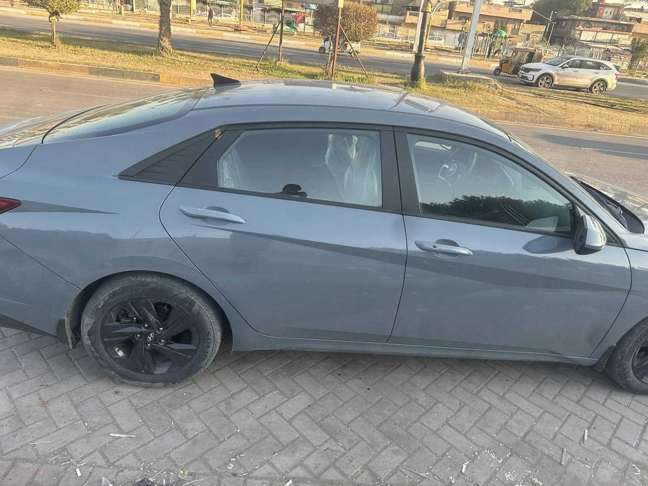 السلام عليكم النترا موديل2022 لون إسمنتي مواصفات نص فول المكينه هايبرد 1600 وحادثه ورقم الشاصي موضح بالصوره السعر 150وبيها مجال بسيط الرقم***********
