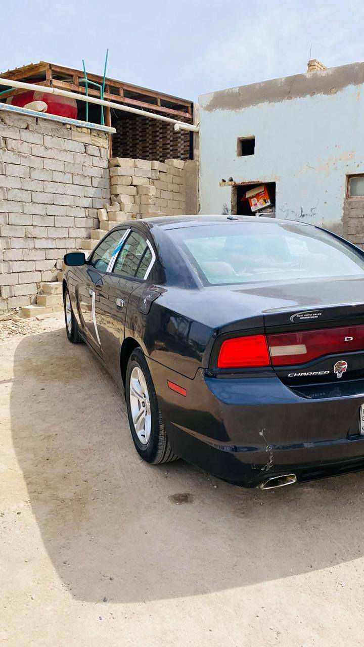 السلام عليكم 
جارجر مديل 14
السياره نضيفه طخم تايرات جديد 
حد اديه جديده 
تبريد ثلج +تدفئه
السعر ٥٢ وبيها مجال للشراي 
العنوان:البصرة
*********** مابي واتساب فقط اتصال
