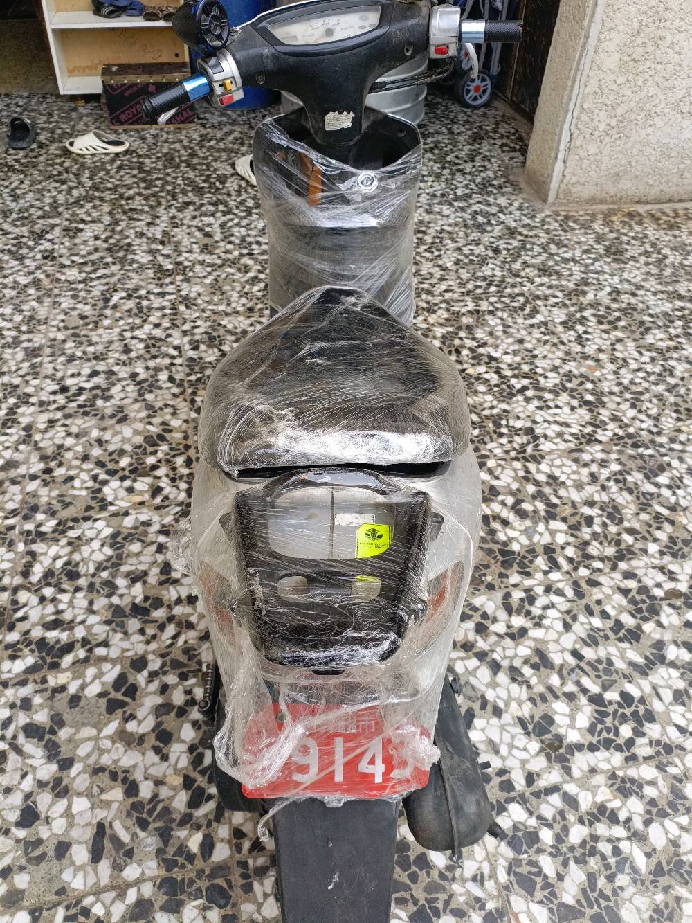 السلام عليكم
دراجة عصفورية السرعة 60 
دارجة تشتغل هندر واحد السلف عوزة راجز
كهربائيات كلهة شغالة محرك ناعم الكفرات كدامكم 
العنوان بغداد الشعب 
رقم الهاتف : ***********
