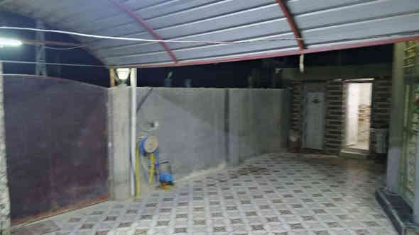 دار للبيع مساحته 250متر على طريق المعاره مقابيل سيد جواد يبعد عن شارع العام 100متر بناء حديث طابوك وصب كونكريت متكون 
غرفه نوم عدد2,   5*5
صاله 4*9
مطبخ 5*5
استقبال 4*8
مجمع صحيات داخليه وخارجيه 
سعرها 85وبيها مجال 
أي استفسار الاتصال على الرقم التالي 
***********
