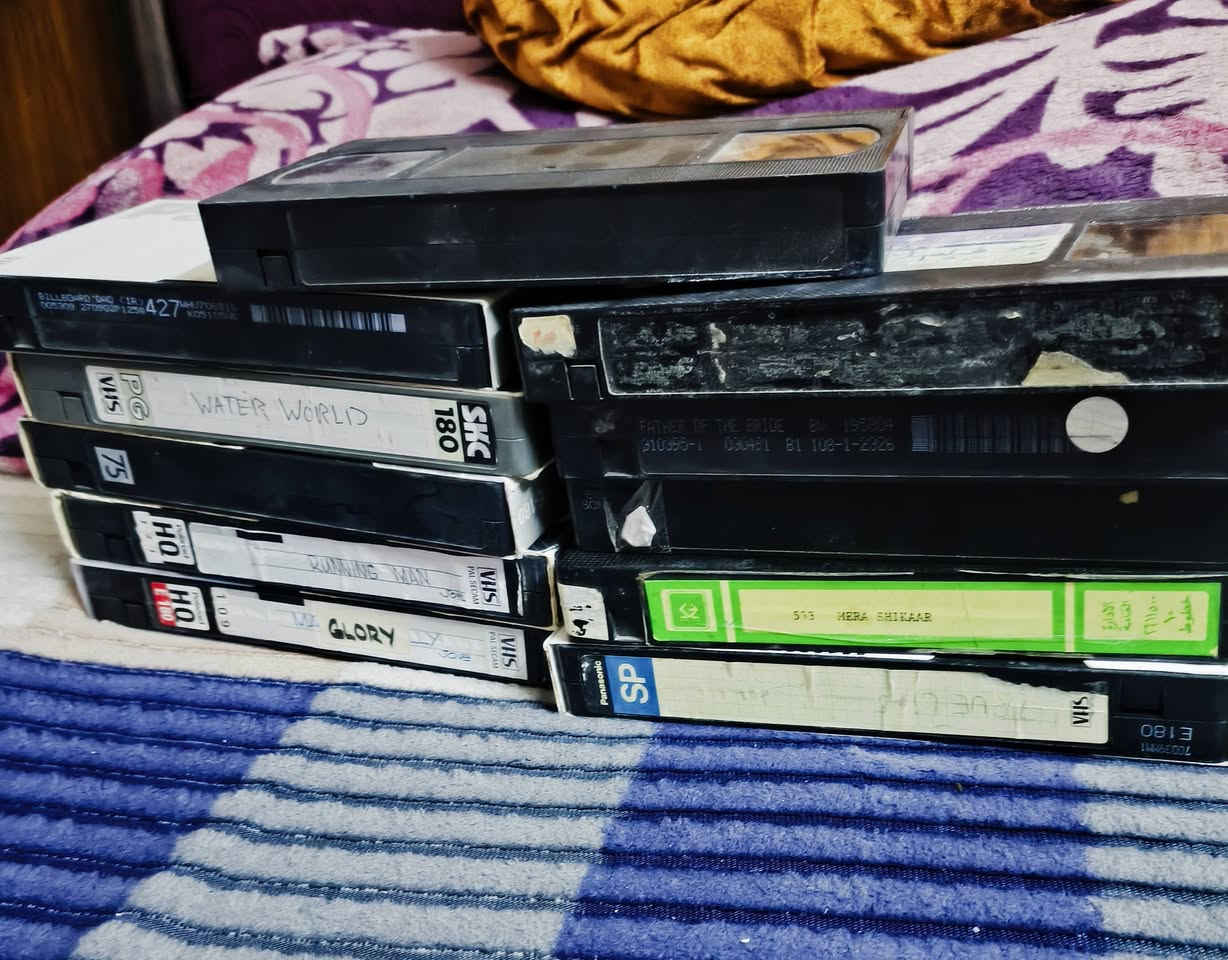 سلام عليكم 
كاسيتات فيديو كبير نضيفه ماركات تكدر سجل عليهن افلام 
عدد 77 كاسيت 
يريد يرسني بلخدمه تحياتي


**إذا كنت صاحب هذا الإعلان وتريد حذفه لأي سبب، رجاءا أرسل رسالة إلى الدعم الفني**