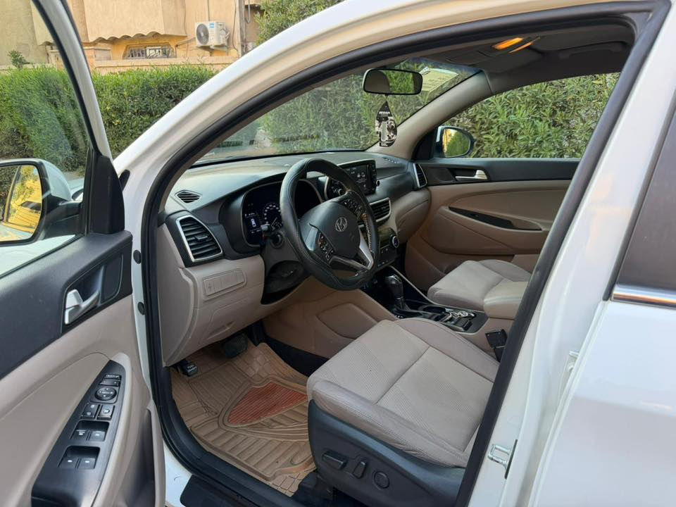 سلام عليكم للبيع توكسان خليجي شركه الكاصد رقم بغداد موديل 2020 السياره فول بستثناء القماره حديد سياره جديده على وضع الشركه ماشيه 43 مكان بغداد الكرخ السعر 215 $ للاستفسار اتصل ***********
