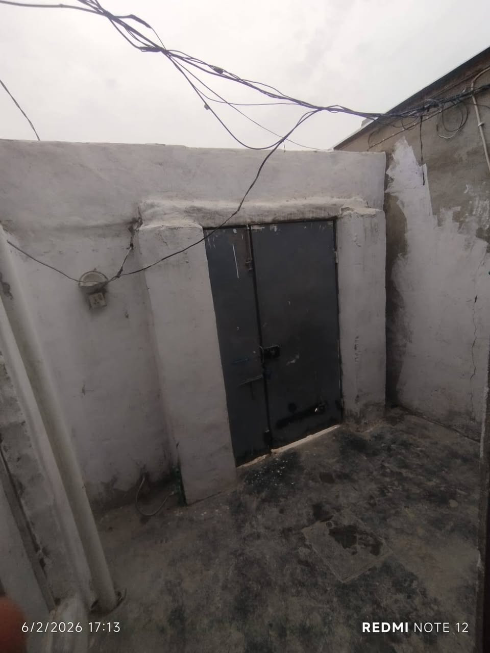 بيت 50 متر حي ميسان زراعي شارع 60 سيطرة الشياب 
يحتوي على غرفة وصاله ومطبخ وصحيات سقف سندويج
السعر 15 وبي مجال للاستفسار اكثر صاحب الدار ***********
