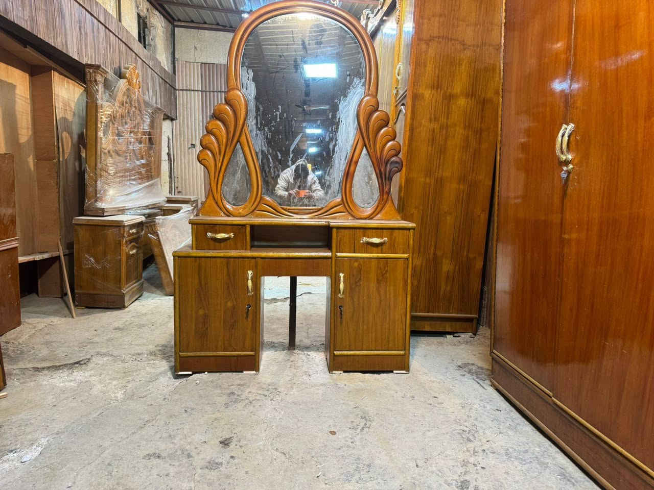 معمل ومعرص عباس الشمري 
غرفه مستخدمه ام 6
سعره بلاش 450
***********
مكان بغداد الامين الثانيه شارع الارامل
