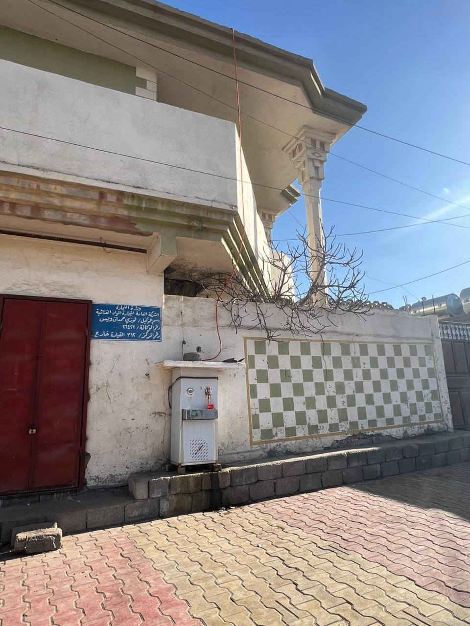 السلام عليكم بيت للبيع عل شارع العام قرب كراج الموصل الاستفسار عله هذه الرقم ***********
