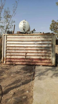 باب للبيع طول 3.20 م ارتفاع 2 م السعر 125 الف 07700667949