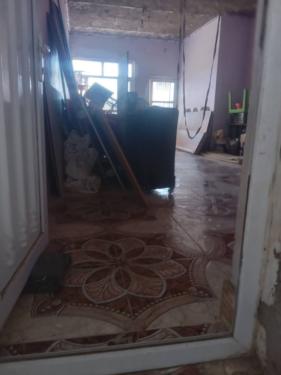 توكلت ع الله درا لبيع حي لعسكري ابو صخير شارع لمرور قريب كراج بلديه خلف سايدين  نجف ابو صخير مساحه 175 رقم هاتف ***********

