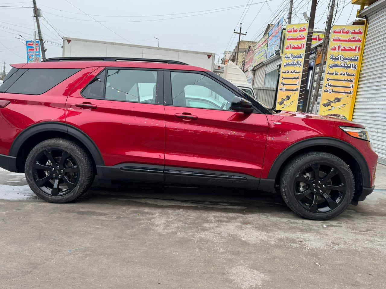 السلام عليكم 
للبيع اكسبلورر 2023 St line
رقم بغداد
ماشية 9 الف فقط اخت الزيرو 
السيارة بيها قطعة وحدة صبغ فقط
مكان السيارة بغداد
السعر 260 ورفة وبيها مجال 
للاستفسار ***********
