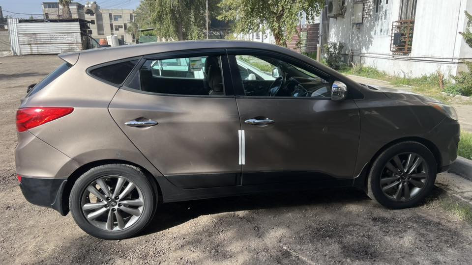 توسان ١٣ لمتد فول
سياره حزام مثل مموضح بالسونار 
سعرها ١١٠ قفل 
للاستفسار 
*********** 
او راسلني خاص وتدلل 
مكاني بغداد حي الجهاد
