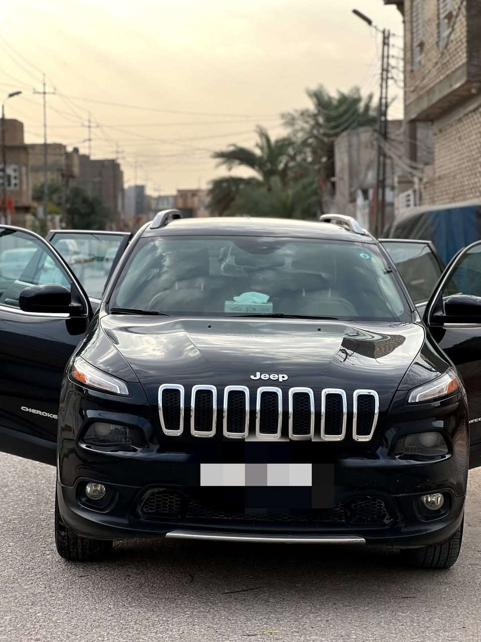 جيب بزون م.١٨ محرك ٢٤٠٠ داخله على ايدي صارلهه ٥ سنواتبدون حادث حادثه دعاميات وراجعات نفسهن بيهه شخوط اثر استخدام بالعراق بدون صبغ او ايرباك 
رقم دولي جديد 
سعر ١٢٥ 
رقم الهاتف ***********
