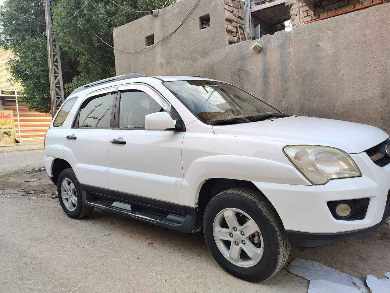 سبورتج 2010 خليجي 
رقم قادسية انكليزي باسمي مكانها ميسان 
مكينة وگير كفالة عامة 
بيها صبغ  بمقدمة البنيد كد شبر  بمكان التاج يعني مو اثر ضربه ولا جراد..

مع تعديل بارد بالباب خلف السايق

سيارة خير من الله مابيها اي نقص  نظيفة وحلوة والصور احلى بعد
للاستفسار المراسلة خاص


**إذا كنت صاحب هذا الإعلان وتريد حذفه لأي سبب، رجاءا أرسل رسالة إلى الدعم الفني**