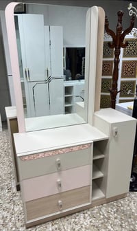 ميز تواليت • طاولة زينة • تسريحة • تواليت • جديد