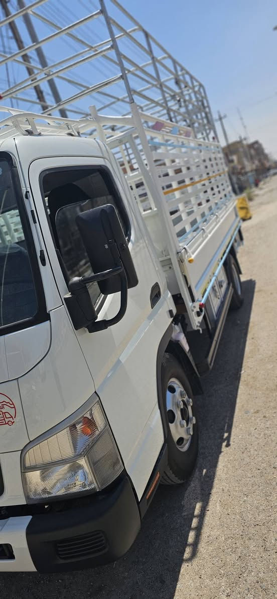 السلام عليكم 
كنتر حمل موديل ٢٠٢٦ رقم بغداد تحويل مباشر 
كفاله عامه ماشية ٢٥٠٠ كم محجر حدادية كاكا جلال في أربيل 
مكان السيارة ذي قار ... شطرة 
للتواصل رقم الهاتف ***********
السعر خاص
