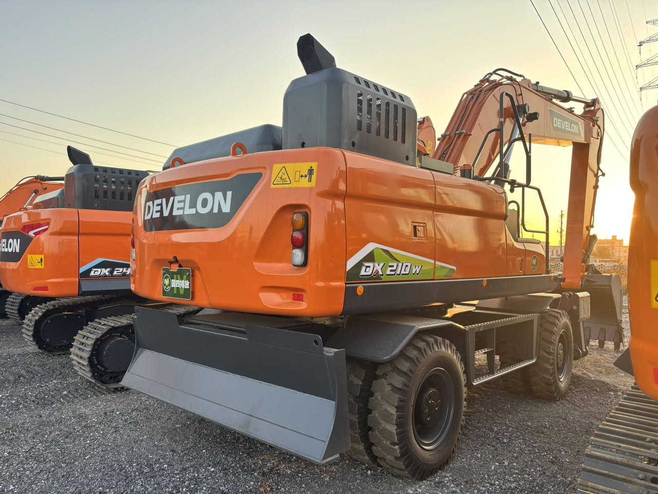 The brand-new Diwanlun excavator is now available for pre-order!
WhatsApp WeChat+8615720160838
#DOOSAN#DEVELON #excavator


**إذا كنت صاحب هذا الإعلان وتريد حذفه لأي سبب، رجاءا أرسل رسالة إلى الدعم الفني**