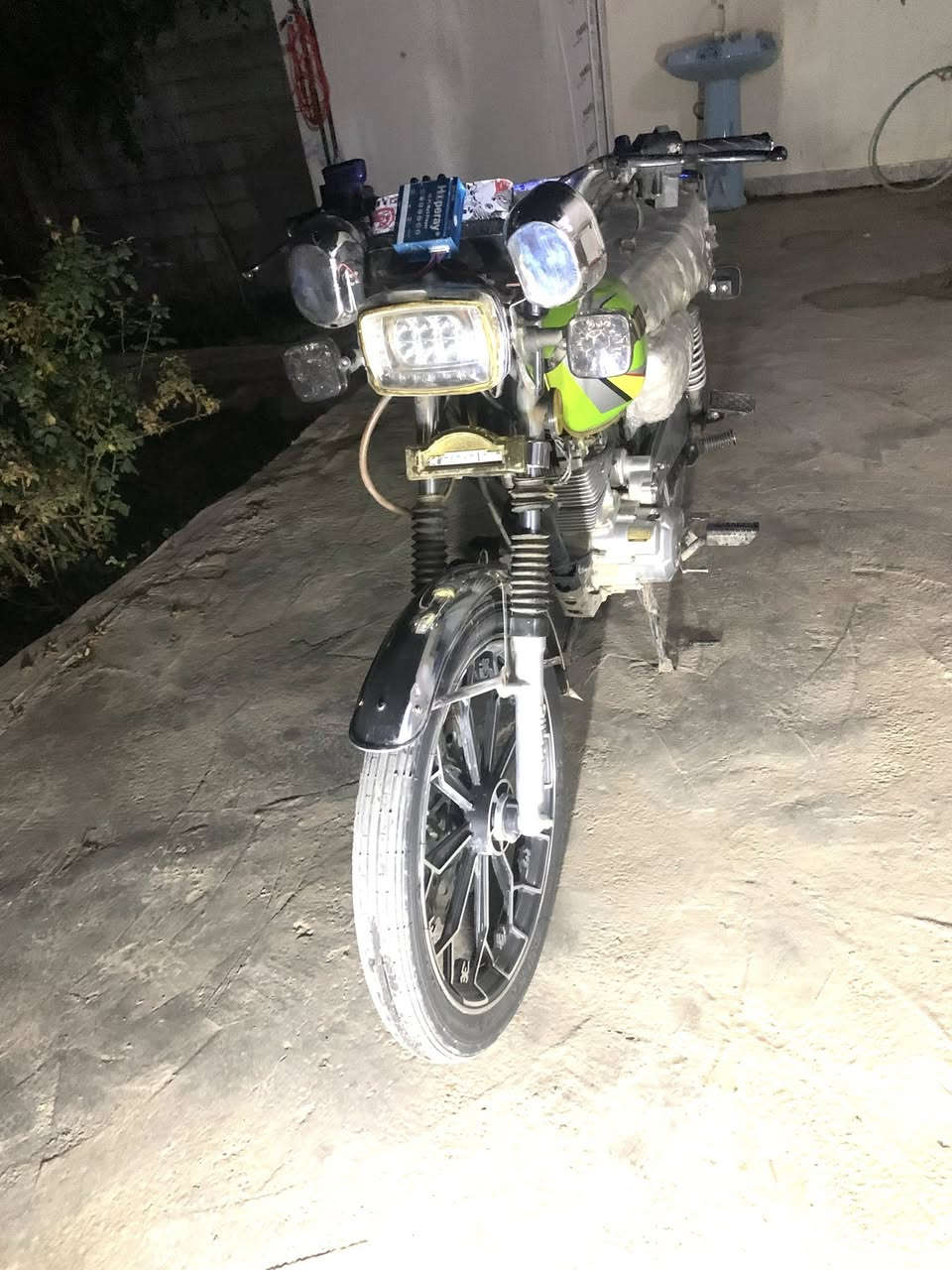 يا الله أسلام عليكم
سيفان 24فول كفاله 💚

كله شغال سلف هندر محرك ما مفتوح 

كهربائيات شغاله شلعه اشك الكاع 

أوراق بيه السعر 625وبيه مجال رجاء لمو شراي لا يكسر بحلال العالم  مكاني تقاطع القدس دور الزراعه 

اي ستفسار اتصل ***********او خاص
