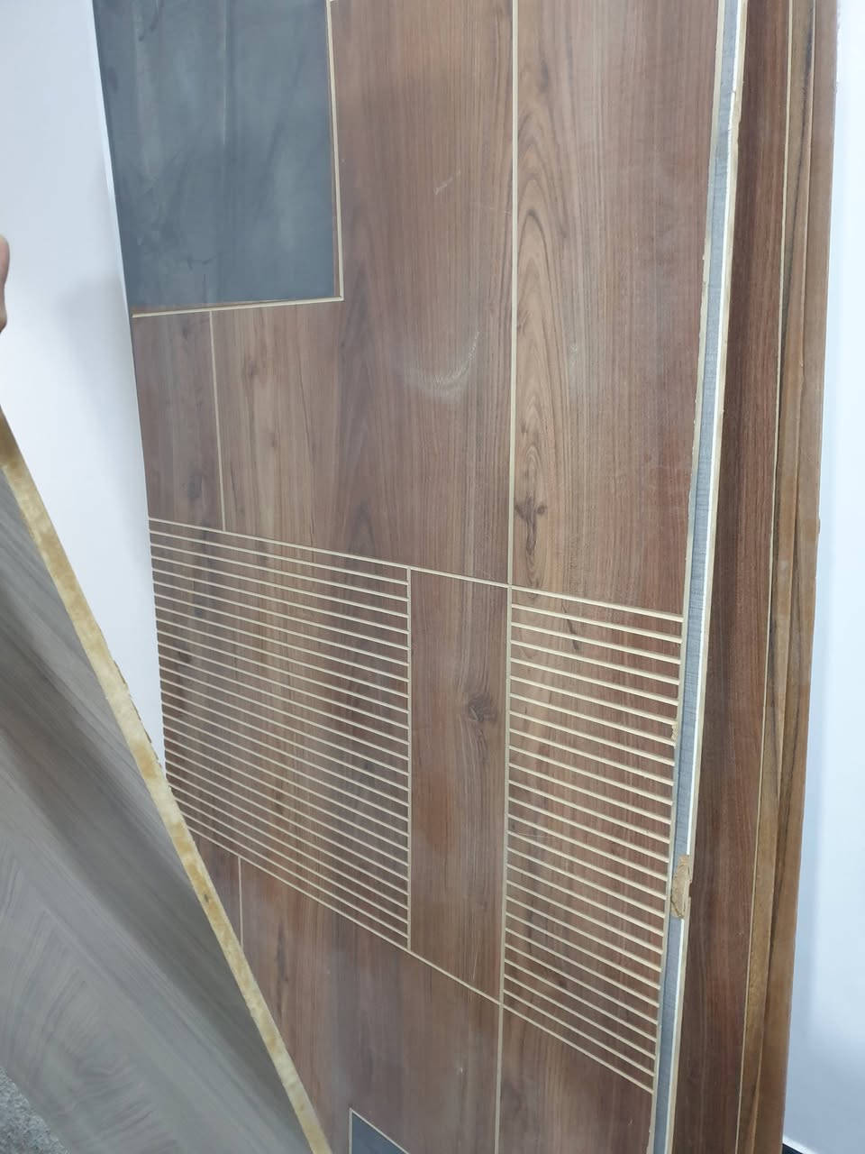 بلايود أن دي أف ١٠ مام ٩٥×210 جديد غير مستخدم موجود كميه وبعد بيه ألوان مختلفه 
1


**إذا كنت صاحب هذا الإعلان وتريد حذفه لأي سبب، رجاءا أرسل رسالة إلى الدعم الفني**