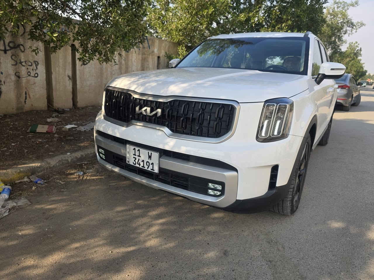 يالله سلام عليكم  رمز الفخامة الكورية كيا تلو رايد 2024 خليجي وكالة السيارة علة ادينة من الزيرو مكفولة كفالة عامة من كلشيي السيارة معروفة من ناحية نعومة وعزل ماحچي شي اعلة شي بالكيا السيارة فول مواصفات للأخير فول الفول مواصفات السيارة موصفات السيارة:
1-فتحة 
2-بصمة 
3- شاشة كبيرة متصلة 
4- مري شفط 
5- مناخ للتبريد منفصل 
6-كشنات امامية تدفأة وتبريد 
7- ماوس للتحكم بوضعيات القيادة 
8- سايد بريك كهربائي 
9- 7 وضعيات للقيادة 
10- فور ويل 
11- 3 قطع تبريد مركزي 
12- سبعة راكب 
13- باب خلفي كهربائي
14- انترة داخلية لد ثلجي 
15- بردات خلفية بلادية 
16- مقاعد الصف تطوي كهربائي 
17- منافذ شحن بالكراسي تايب سي 
18- تحكم في التبريد الخلفي منفصل 
للأستفسار *********** سعر السيارة 365 وبية مجال كلش قليل ومن تجي اشوفك بية طخه بسيطه مكان سياره بغداد الامين ثانيه
