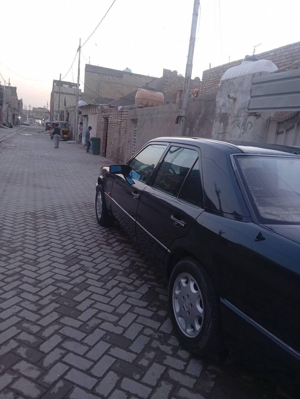 مارسيدس البيع كير مكينه بطه حداديه امامي خلفي جديد تخم تاير تبريد كهرباء كله شغال رقم بغداد سنويه إلى 2030 السعر 57$وبيه مجال حق الجيه ***********
