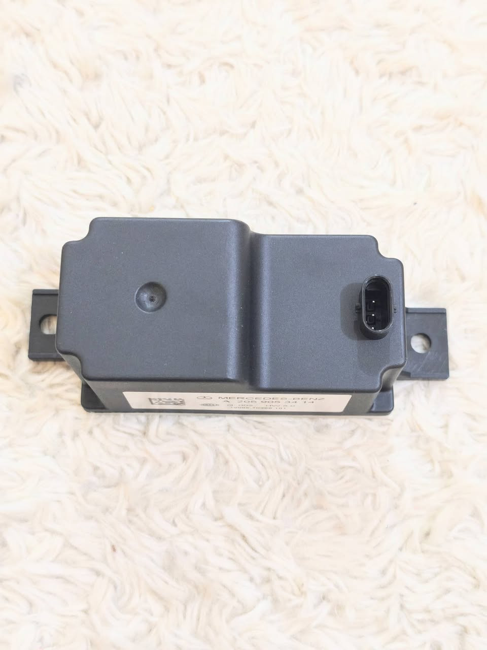 محول جهد (Spannungswandler) من العلامة التجارية Outbit، مصمم ليناسب سيارات مرسيدس-بنز طراز W253 و CLS350 من موديلات 2013 إلى 2018
السعر 12
توصيل 5


**إذا كنت صاحب هذا الإعلان وتريد حذفه لأي سبب، رجاءا أرسل رسالة إلى الدعم الفني**