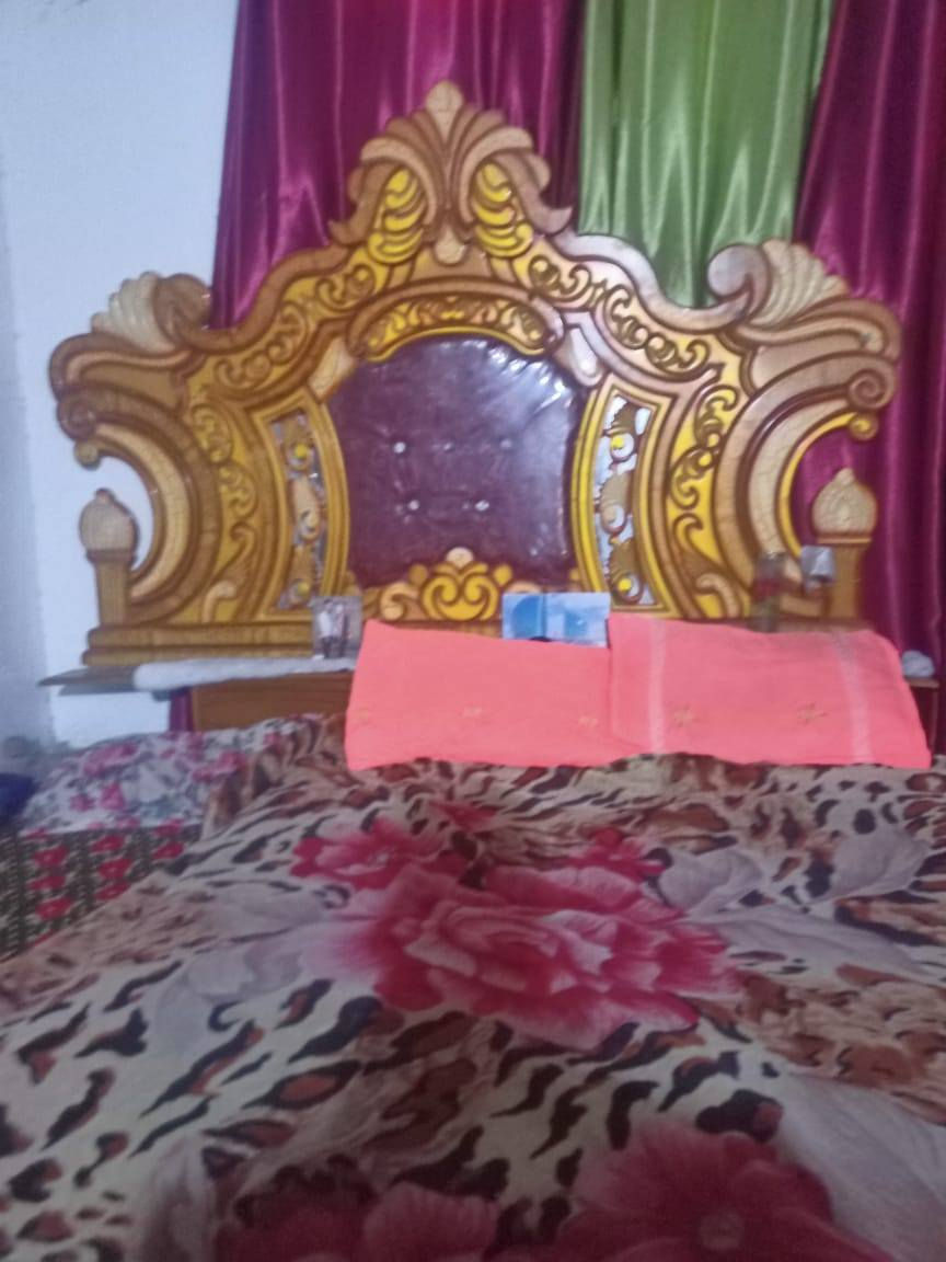 غرفه للبيع شغلها درجه أوله للأستفسار ***********
السعر ٧٥٠ الف 
نضافه لغرفه ٧٠/بل١٠٠
