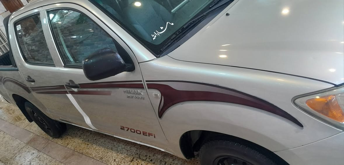 السلام عليكم سياره هايلوكس موديل 2006 رقم سلمانية جديد بسمي كير عادي 
بيها صبغ باب سايق و مكانات بارد سونار بل منشور السعر 135 مكان بغداد رقم ***********
