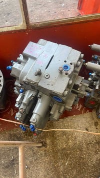 يوجد دوران 350 حفارة. Z3 و كنترول 350 Z3 شرط الشغل والفحص جدد عنوان بغ...