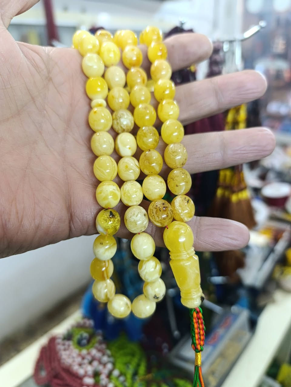 كهرب كلنكرادي جميلة شاهد استندر نمش بسيط الغرام على 2500 عراقي يوجد توصيل *********** وزن 55 غرام خالد ابو علي الساعدي
