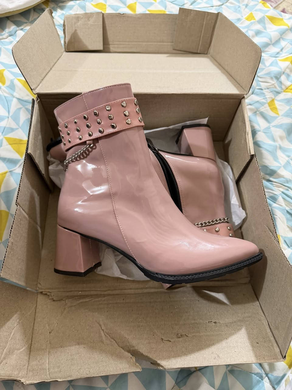 مرحبا بنات..تصفية بضاعه شتويه واسعار مخفضه  اللي تريد تدخل خاص


**إذا كنت صاحب هذا الإعلان وتريد حذفه لأي سبب، رجاءا أرسل رسالة إلى الدعم الفني**