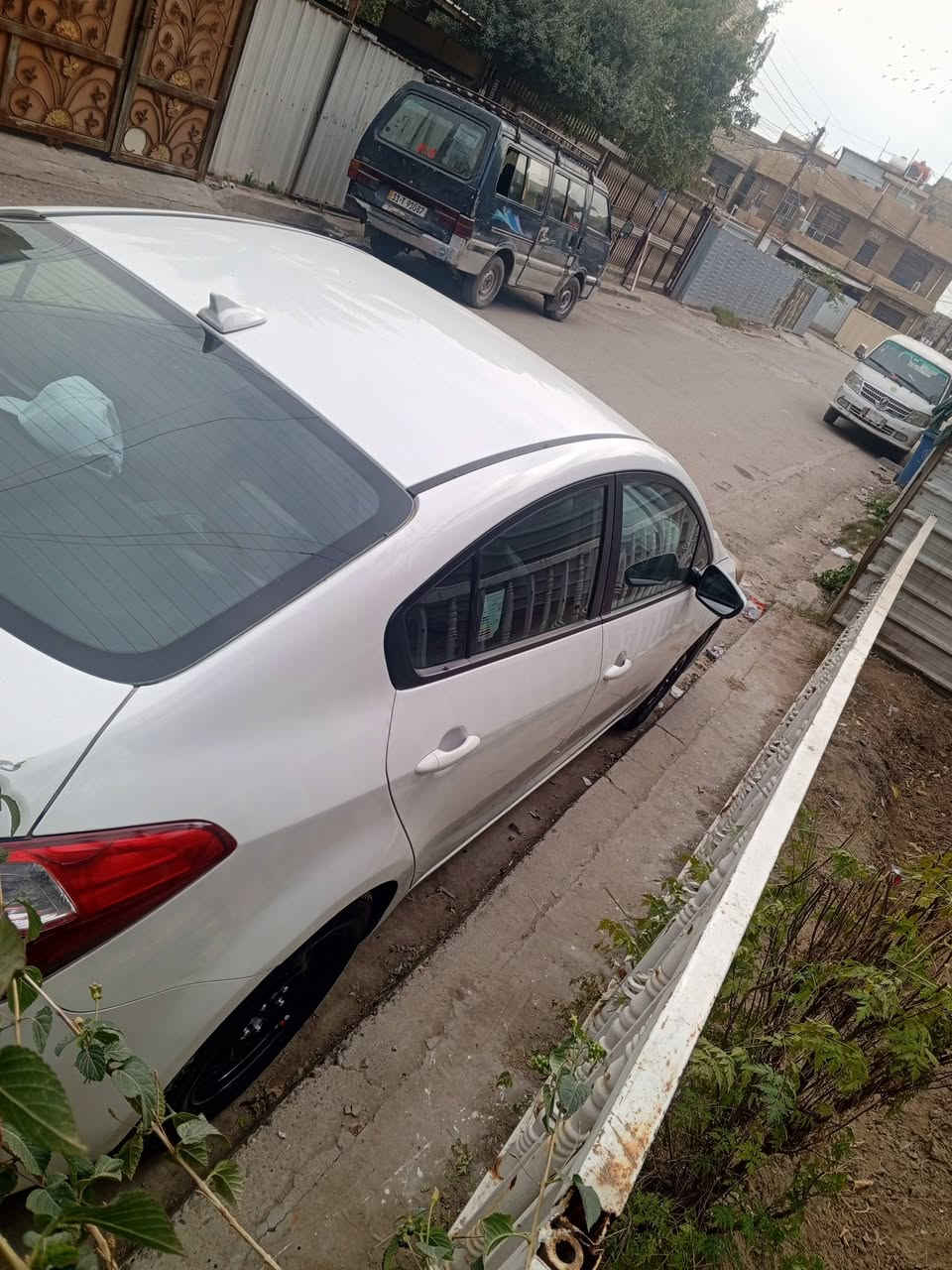 كيا فورتي 2016 وارد امريكي محرك دوش 1800
ماشيه 125 رقم بغداد بسمي
بيها صبغ ابيع احزام مكانها بغداد 
الزعفرانيه 
رقم تلفون ***********
