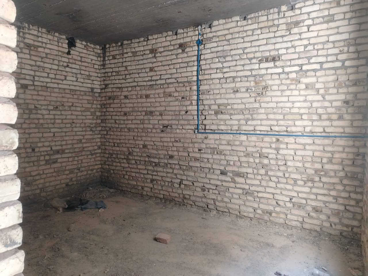 سلام عليكم متوفر لدا مكتبنا هيكل للبيع منطقة حي الزهور مجمع الرحمن السكني مساحة ٢٠٠م نقص تشطيب مداور بآسم المشتري مباشر السعر ٧٥ وبي مجال استفسار اكثر اتصال*********** أو واتساب ونكون بخدمتكم
