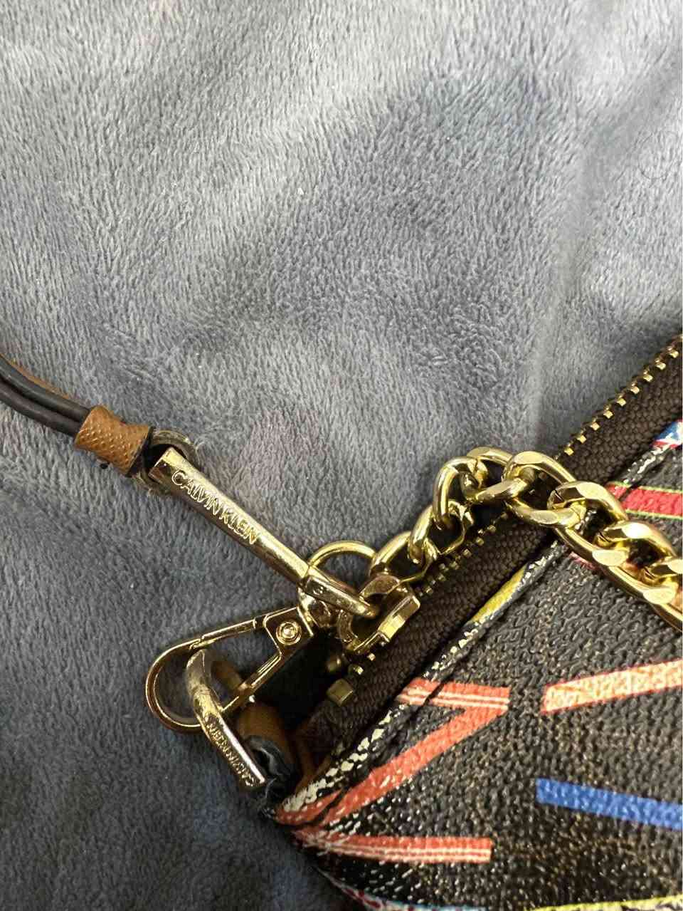Authentic calvin klein bag used in very good condition for 20$ أربيل, العراق


**إذا كنت صاحب هذا الإعلان وتريد حذفه لأي سبب، رجاءا أرسل رسالة إلى الدعم الفني**
