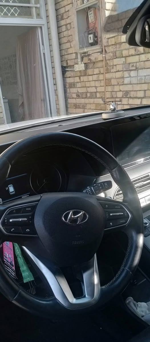 السلام عليكم مرخصة الادمن  
بالسايد للبيع موديل 20 بيها جاملغ  مصبوغ  الباب انصبغ على مود توحيد اللون هواي مواصفات بيها يغنى التعرف عنها فتحه وحده بالسقف السياره بالعماره ميسان اي استفسار على هذا الرقم *********** سبعه راكب محرك 3800 السياره خير من يم الله الشراي يتصل ويدلل السعر 260 رقم الشاصي موجود بالمنشور رقم بغداد الدولي مامتواجد على الفيس بوك مكلف بالنشر
