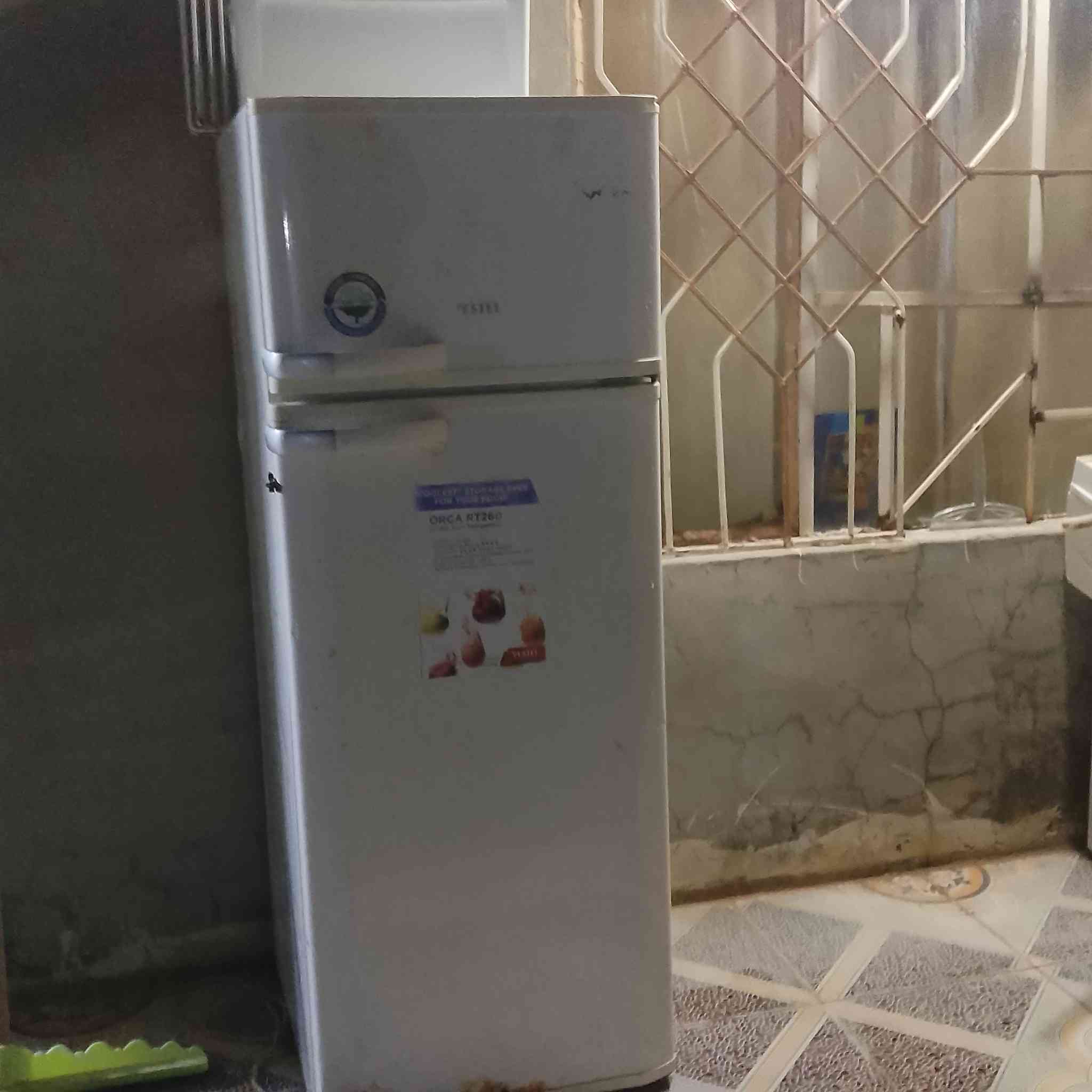 *********** اريد يجيني واتساب
