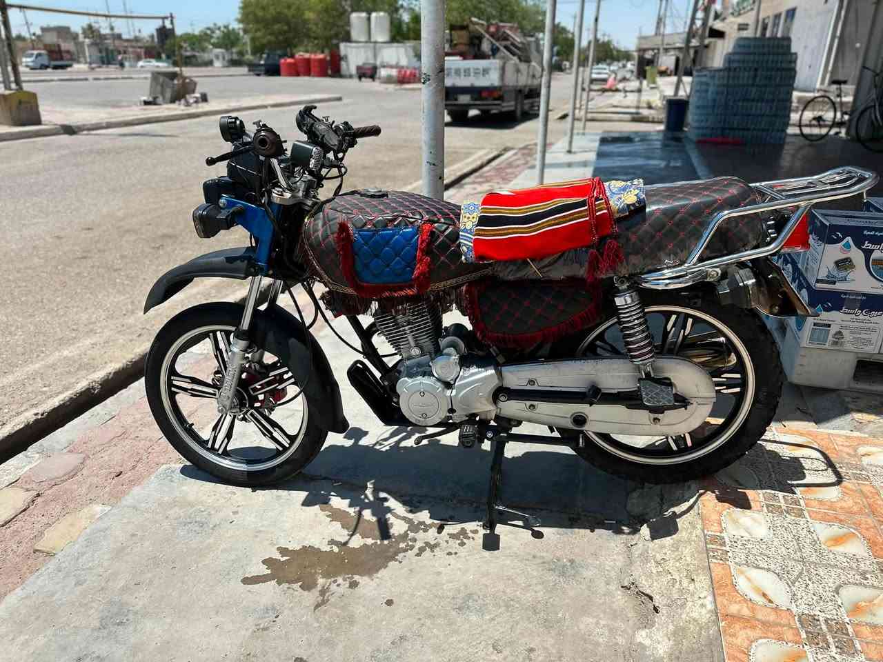 دراجه سافان 200cc
دراجه مرقمه واسط باسمي

دراجه بعدهه بحاله الوكاله 

سعر خاص رجائاً 

جاملغ شاده تحوير 
لبلادي موجود 

مكاني  واسط الدبوني 

***********
